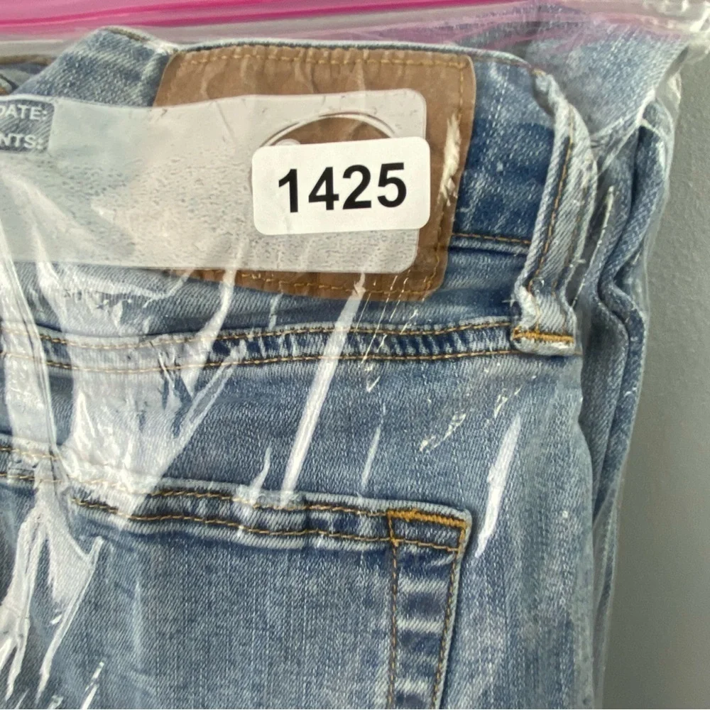 AEO straight slim extreme flex light wash blue jeans men's sz 29W x 32L